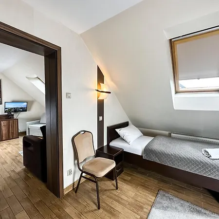 Hotel Mieszko 2*