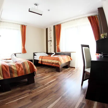 Mieszko Hotel 2*